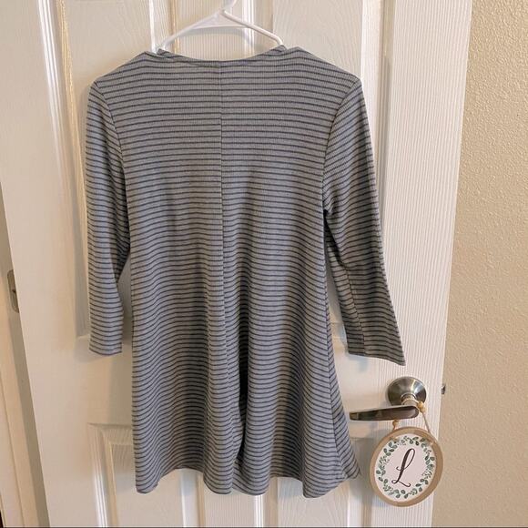 Hannah Blue & Gray Lace Up V-Neck Tunic Top Size Small - Picture 2 of 6